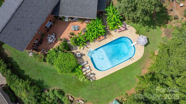 1750 5th Street Drive NW, Hickory, NC 28601