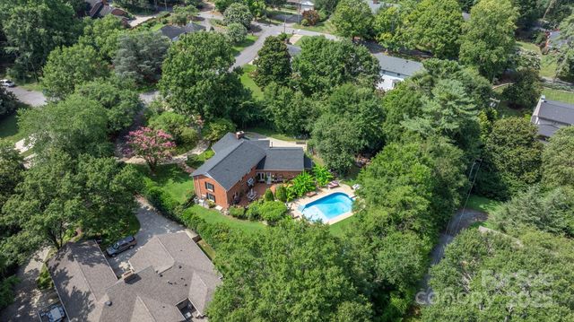 1750 5th Street Drive NW, Hickory, NC 28601