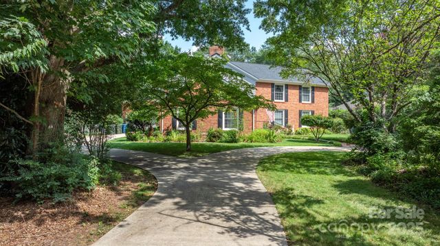 1750 5th Street Drive NW, Hickory, NC 28601