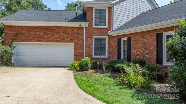 1750 5th Street Drive NW, Hickory, NC 28601