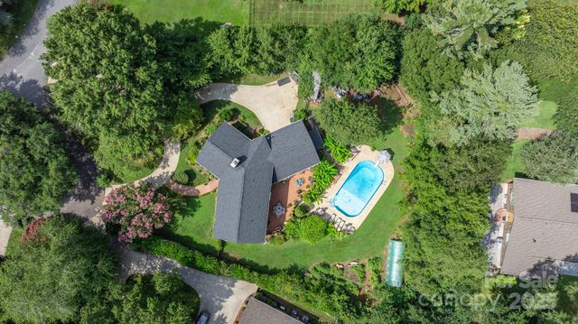 1750 5th Street Drive NW, Hickory, NC 28601