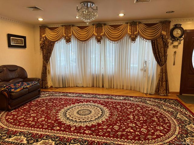 109-04 Myrtle Avenue, Richmond Hill, NY 11418