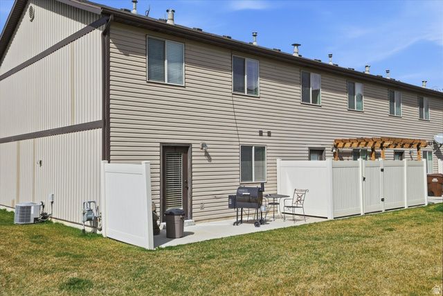 1912 N 300 W, Harrisville, UT 84414