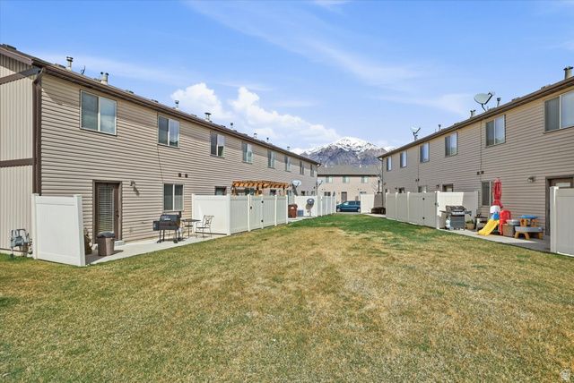 1912 N 300 W, Harrisville, UT 84414