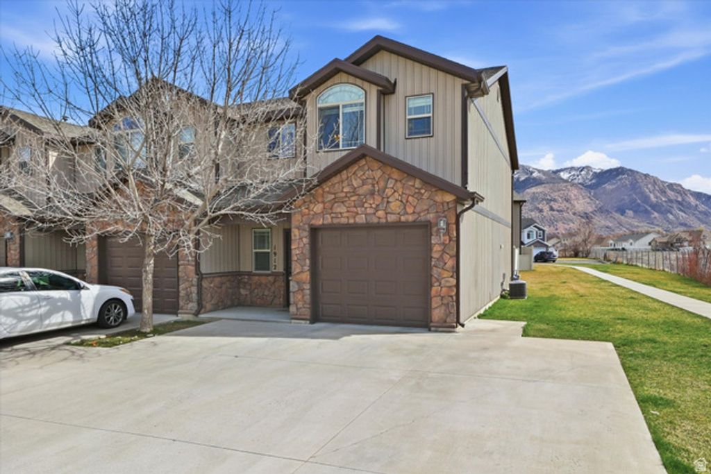 Image 3 of property listing at 1912 N 300 W, Harrisville, UT 84414
