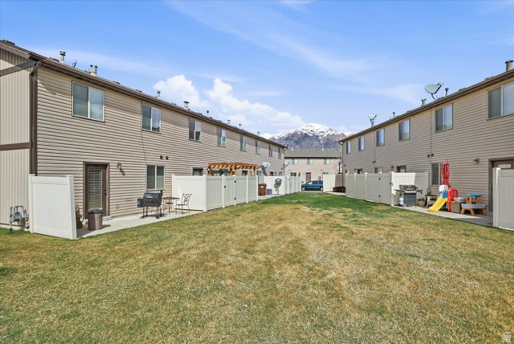 Image 29 of property listing at 1912 N 300 W, Harrisville, UT 84414