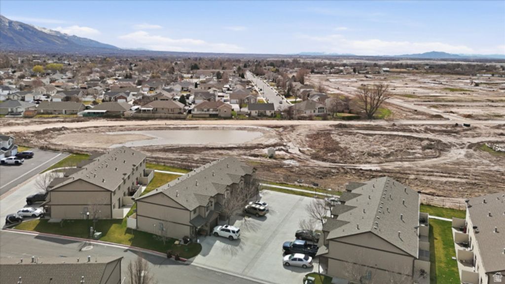 Image 31 of property listing at 1912 N 300 W, Harrisville, UT 84414