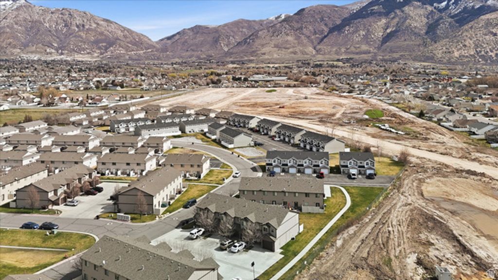 Image 34 of property listing at 1912 N 300 W, Harrisville, UT 84414