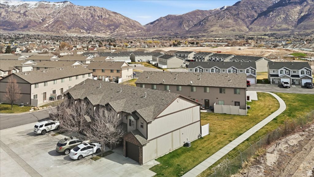 Image 36 of property listing at 1912 N 300 W, Harrisville, UT 84414