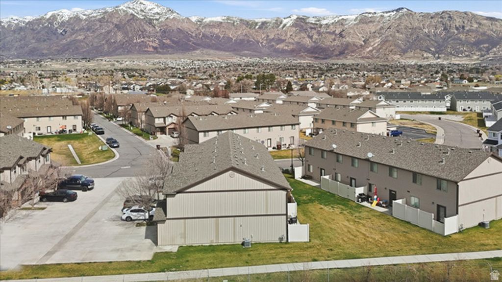 Image 37 of property listing at 1912 N 300 W, Harrisville, UT 84414