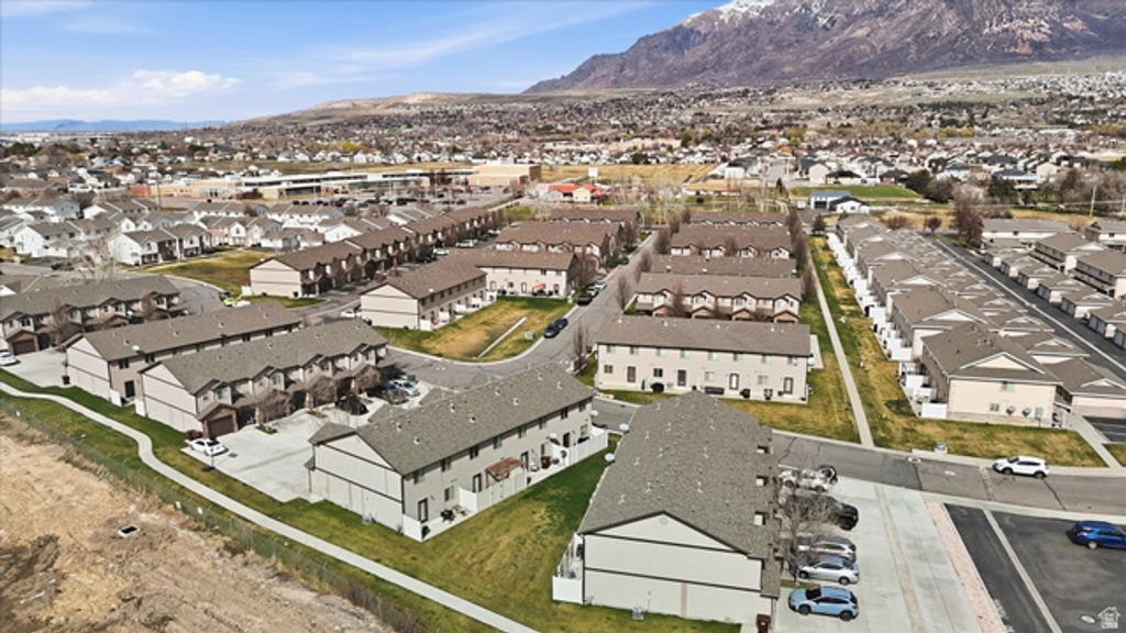 Image 39 of property listing at 1912 N 300 W, Harrisville, UT 84414
