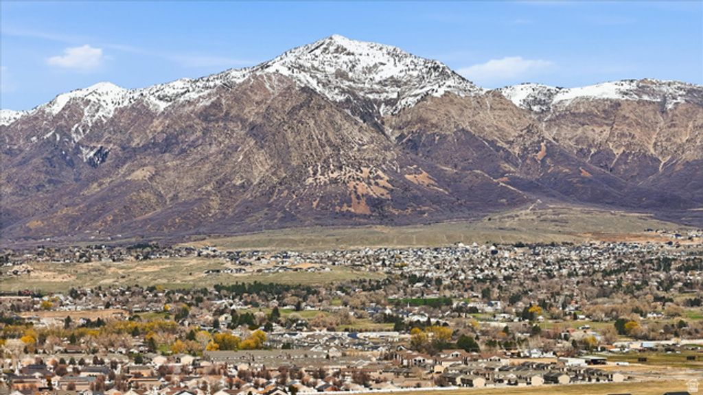 Image 41 of property listing at 1912 N 300 W, Harrisville, UT 84414
