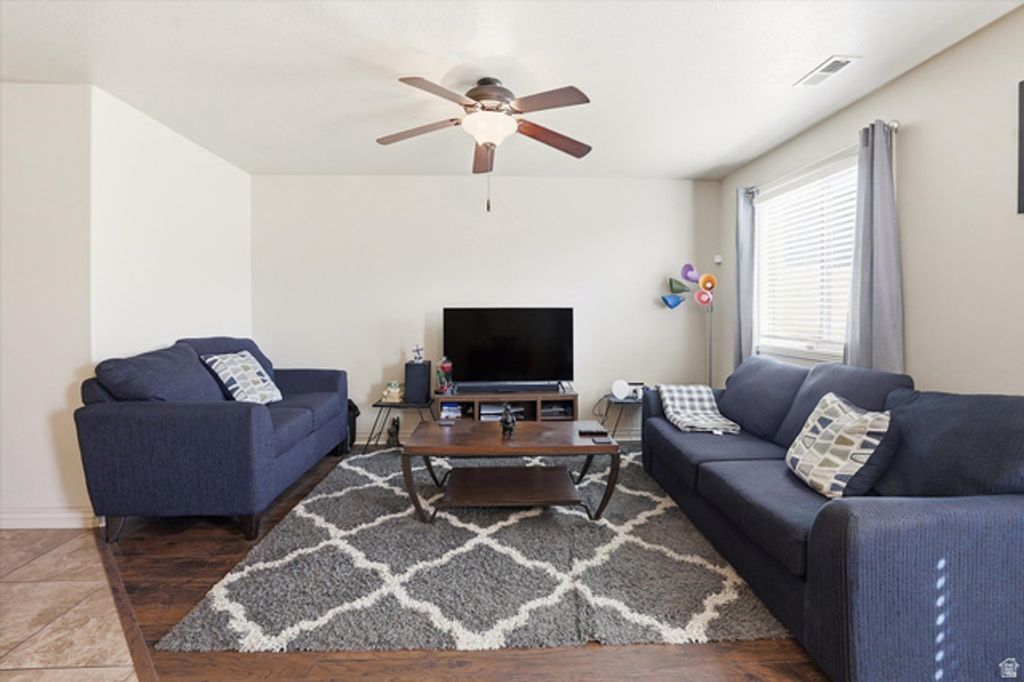 Image 6 of property listing at 1912 N 300 W, Harrisville, UT 84414