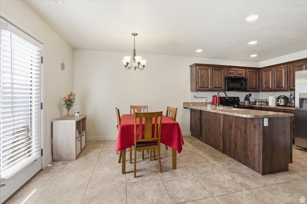 Image 8 of property listing at 1912 N 300 W, Harrisville, UT 84414