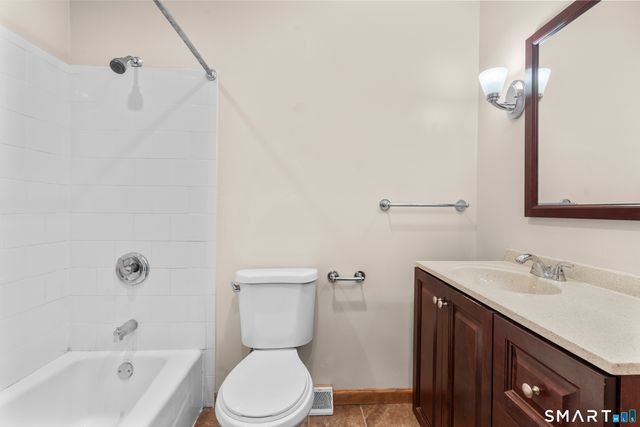 75 Orangewood West 75, Derby, CT 06418