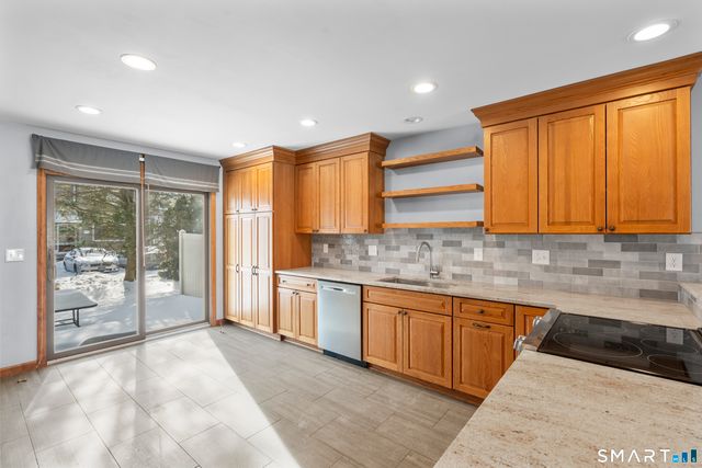 75 Orangewood West 75, Derby, CT 06418