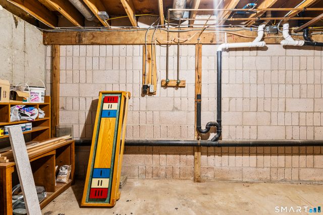 75 Orangewood West 75, Derby, CT 06418