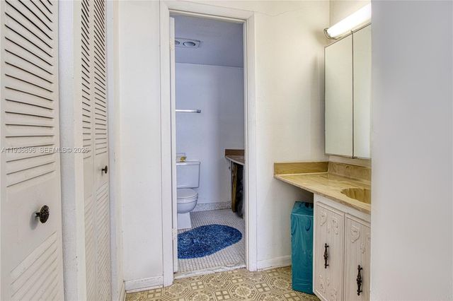 6900 Bay Dr 10K, Miami Beach, FL 33141