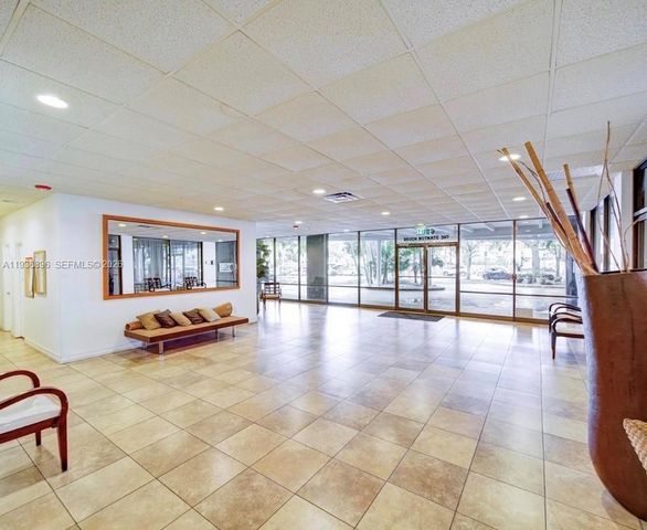 6900 Bay Dr 10K, Miami Beach, FL 33141