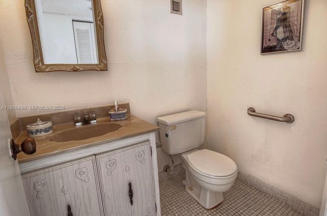 6900 Bay Dr 10K, Miami Beach, FL 33141