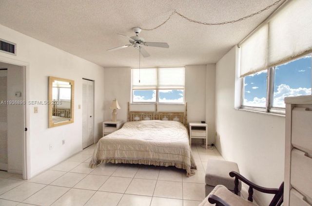 6900 Bay Dr 10K, Miami Beach, FL 33141