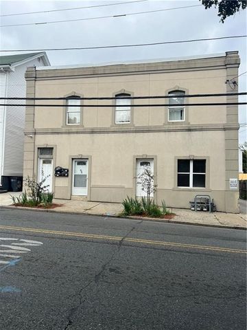 887 Branch Avenue 2, Providence, RI 02904