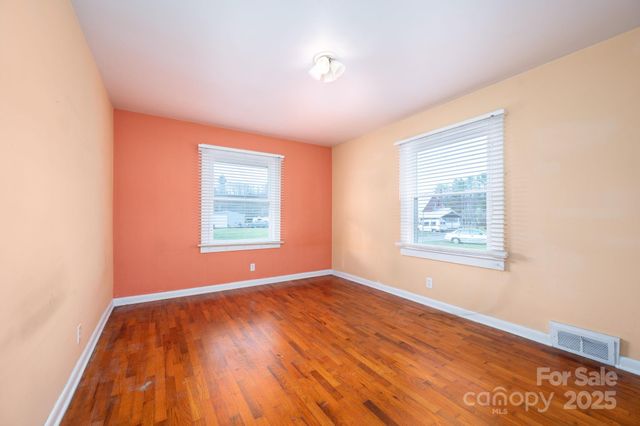 43 Henline Lane, Bakersville, NC 28705