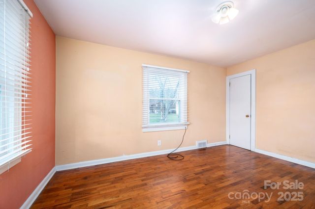 43 Henline Lane, Bakersville, NC 28705