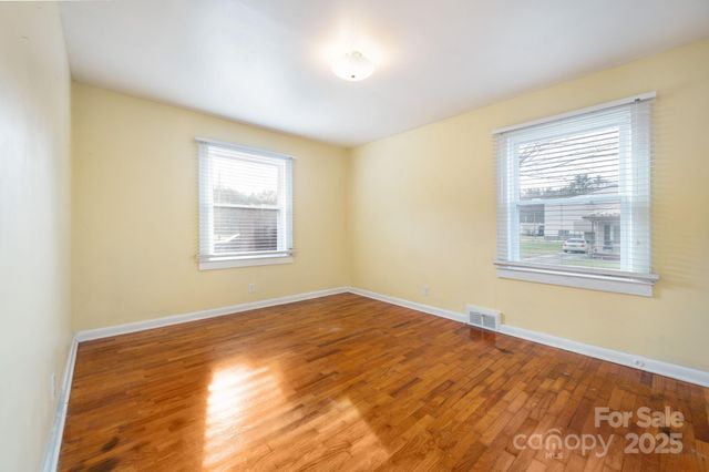 43 Henline Lane, Bakersville, NC 28705