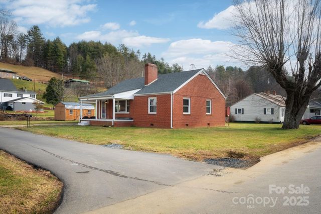 43 Henline Lane, Bakersville, NC 28705