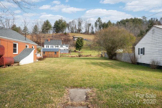 43 Henline Lane, Bakersville, NC 28705