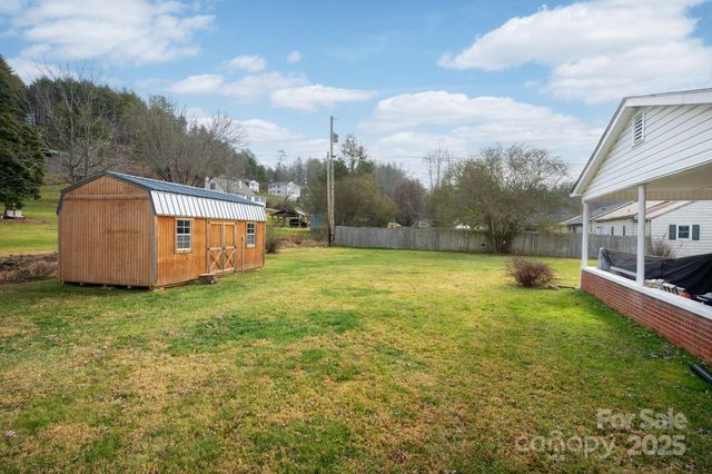 43 Henline Lane, Bakersville, NC 28705