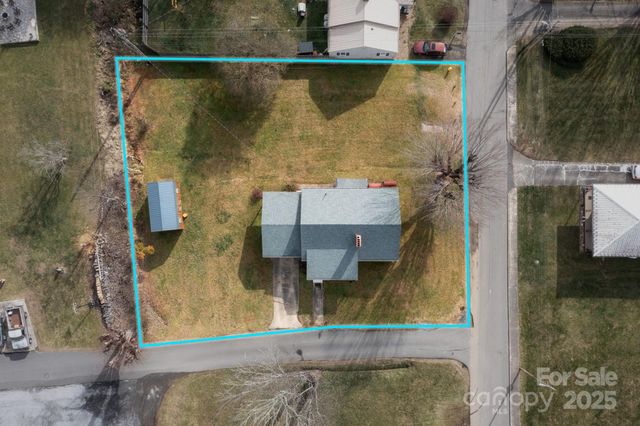 43 Henline Lane, Bakersville, NC 28705