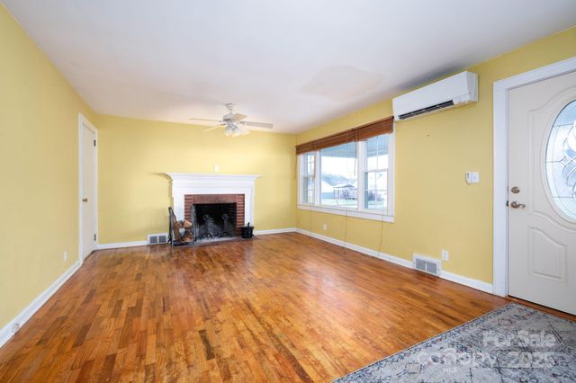 43 Henline Lane, Bakersville, NC 28705