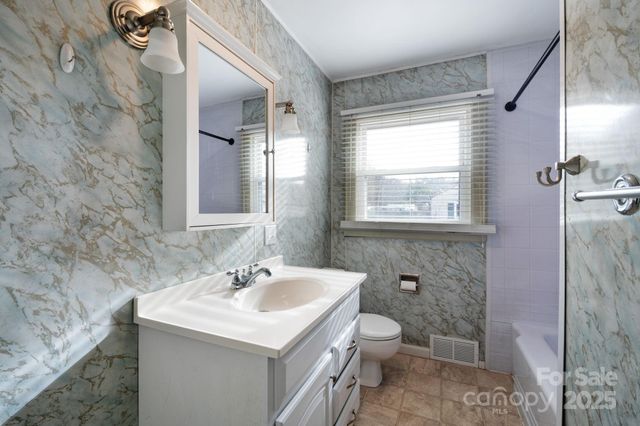 43 Henline Lane, Bakersville, NC 28705