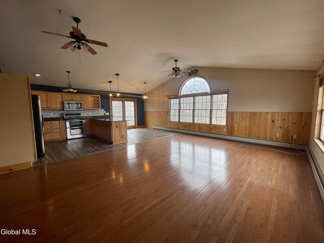 70 Island View Road, Colonie, NY 12047