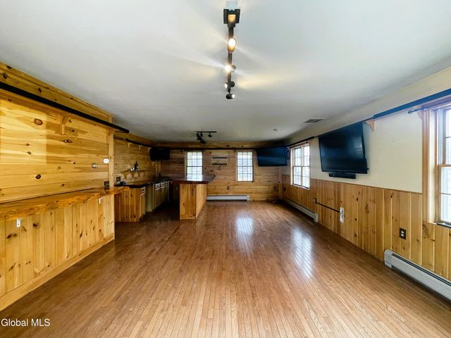 70 Island View Road, Colonie, NY 12047