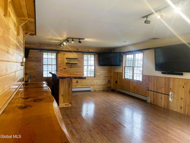 70 Island View Road, Colonie, NY 12047