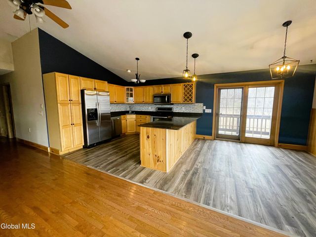 70 Island View Road, Colonie, NY 12047