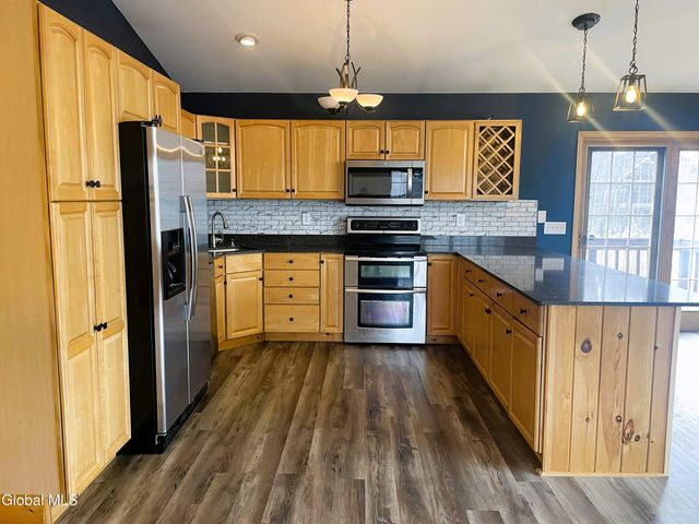 70 Island View Road, Colonie, NY 12047