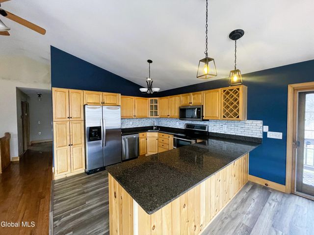 70 Island View Road, Colonie, NY 12047