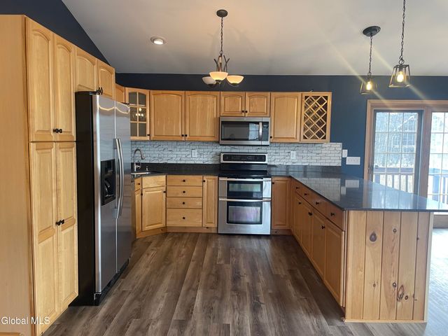 70 Island View Road, Colonie, NY 12047