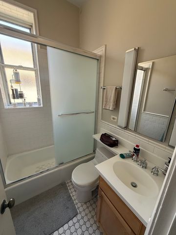 2022 N SEMINARY Avenue 2F, Chicago, IL 60614