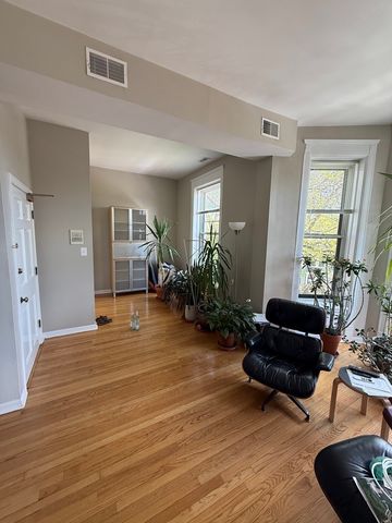 2022 N SEMINARY Avenue 2F, Chicago, IL 60614