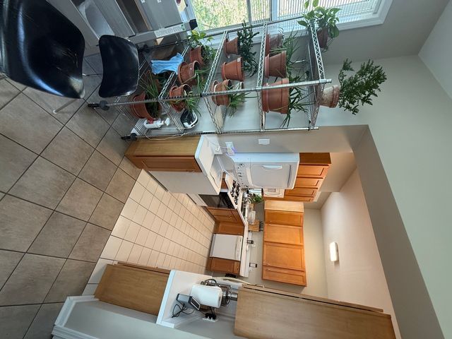 2022 N SEMINARY Avenue 2F, Chicago, IL 60614