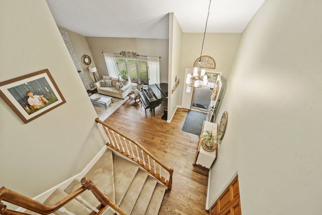 2107 Wheeler Street, Woodridge, IL 60517