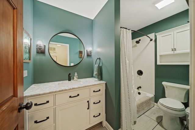 2107 Wheeler Street, Woodridge, IL 60517