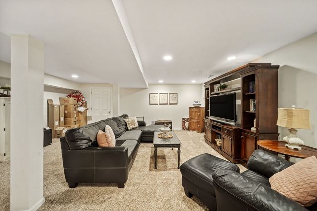 2107 Wheeler Street, Woodridge, IL 60517