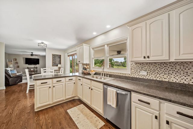 2107 Wheeler Street, Woodridge, IL 60517