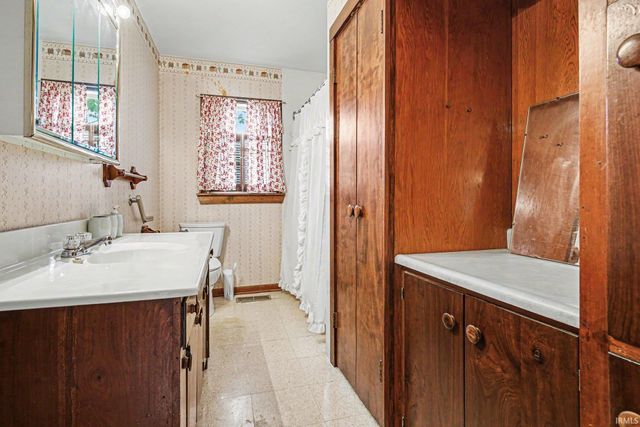 2824 BASHOR Road, Goshen, IN 46526